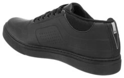 Par De Zapatos Planos De Basalto Neatt -Tienda De Bicicletas 11619715da057da26cb21.73351158