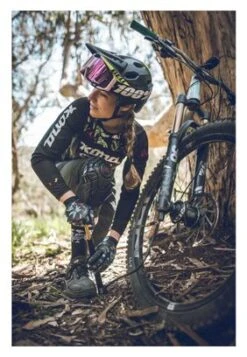 Bomba De Piso Lezyne Micro Floor Drive HV (Max 90 Psi / 6 Bar) Negra -Tienda De Bicicletas 15996095eeb6a0c3ef197.73064584