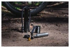 Bomba De Mano Lezyne CNC Tubeless Drive (máx.30 Psi / 2 Bar) Negro 8 Bomba De Mano Lezyne CNC Tubeless Drive (máx.30 Psi / 2 Bar) Negro -Tienda De Bicicletas 18395455fc644a227a706.93782523