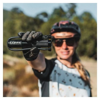 Bomba De Mano Lezyne CNC Tubeless Drive (máx.30 Psi / 2 Bar) Negro 6 Bomba De Mano Lezyne CNC Tubeless Drive (máx.30 Psi / 2 Bar) Negro - Imagen 4